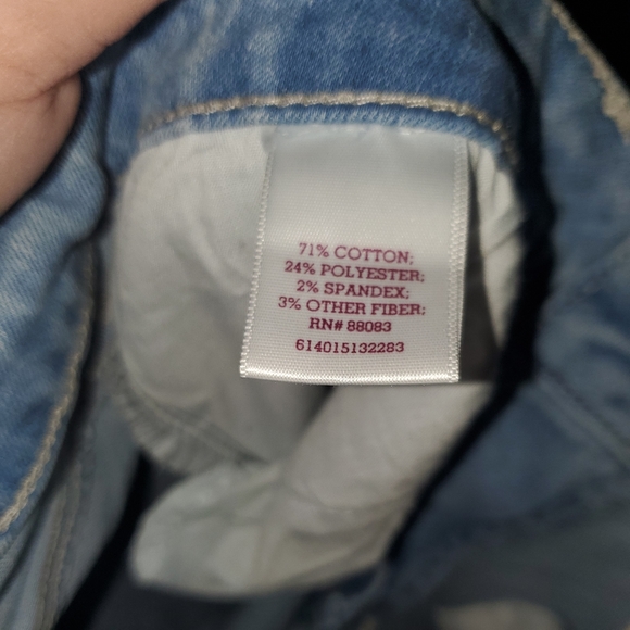 NWOT Distressed jeans - Picture 11 of 12